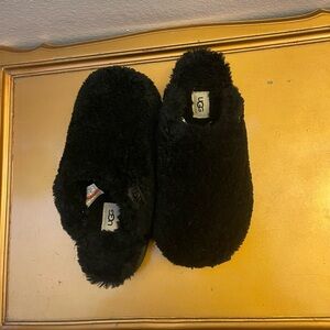 BRAND NEW UGG FUZZ SUGAR SLIDE